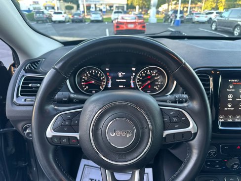 Used 2019 Jeep Compass Latitude image 18