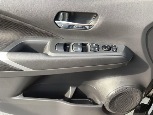 Used 2024 Nissan Kicks SV image 25
