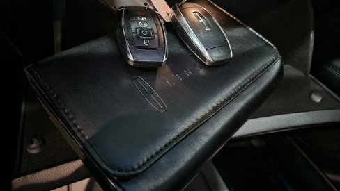 Used 2020 Lincoln MKZ image 37