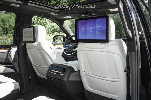 Used 2025 Cadillac Escalade ESV Sport Platinum w/ LPO, Floor Liner Package image 35