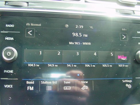 Used 2020 Volkswagen Tiguan SEL w/ 3rd Row Seat Package image 11