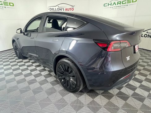 Used 2024 Tesla Model Y 2WD image 7