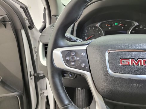 Used 2024 GMC Terrain SLT image 6