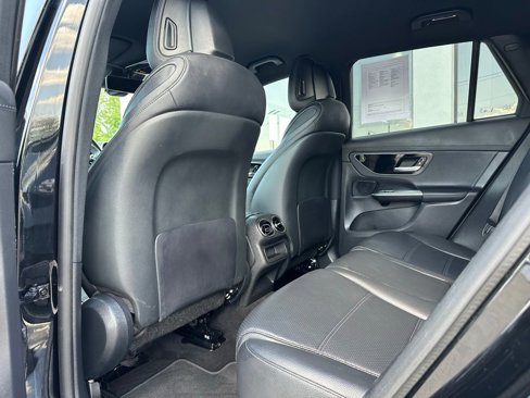 Used 2024 Mercedes-Benz GLC 300 4MATIC image 25