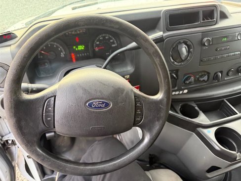 Used 2014 Ford E-350 and Econoline 350 Super Duty image 37
