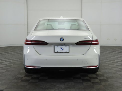 Used 2025 BMW 530i image 7