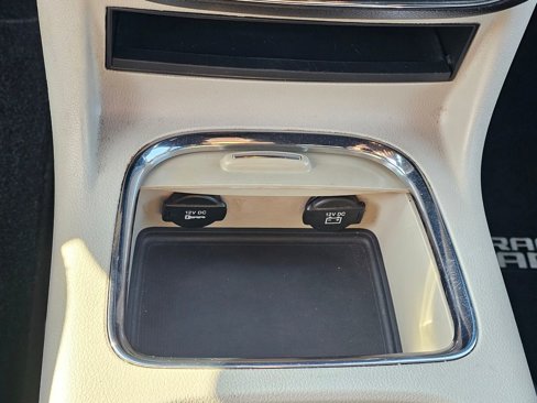 Used 2017 Dodge Grand Caravan SXT image 22