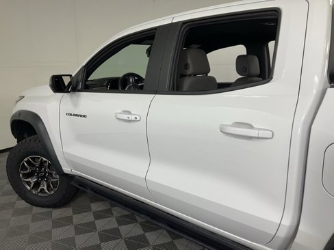 Used 2024 Chevrolet Colorado ZR2 w/ Technology Package image 36