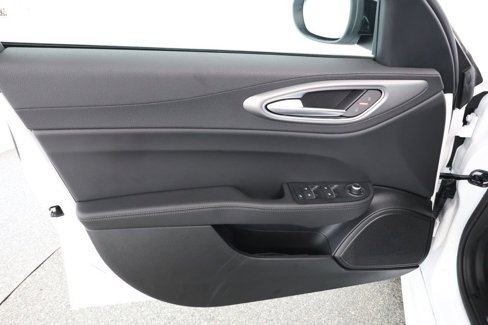 Used 2024 Alfa Romeo Giulia Ti image 9