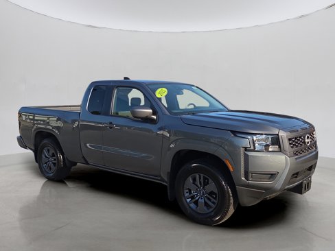 Used 2025 Nissan Frontier SV image 23