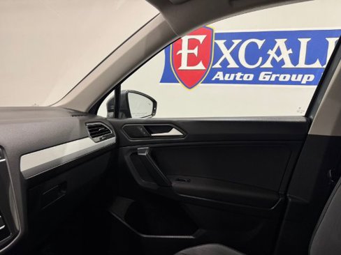 Used 2019 Volkswagen Tiguan S w/ Driver Assistance Package image 23