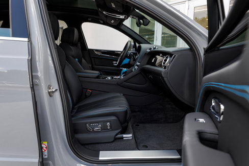 Used 2024 Bentley Bentayga image 29