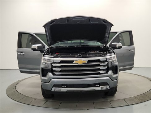 Used 2025 Chevrolet Silverado 1500 High Country w/ Technology Package image 10