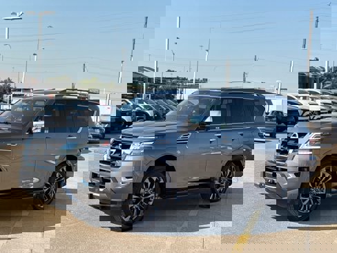 Certified 2022 Nissan Armada Platinum w/ Captain's Chairs Package image 3