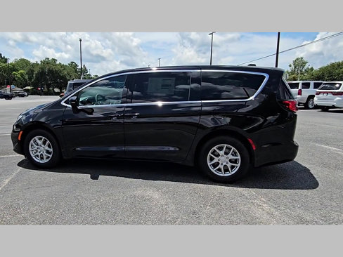 New 2026 Chrysler Pacifica Select image 26