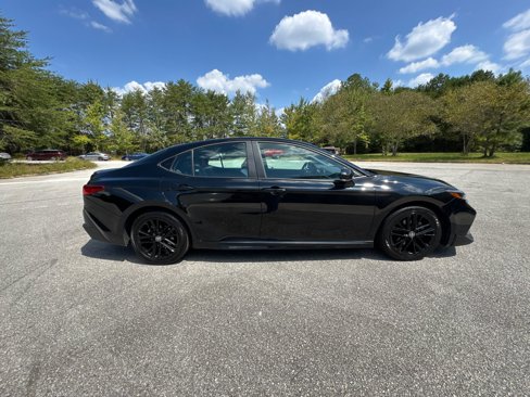 Used 2025 Toyota Camry SE image 4
