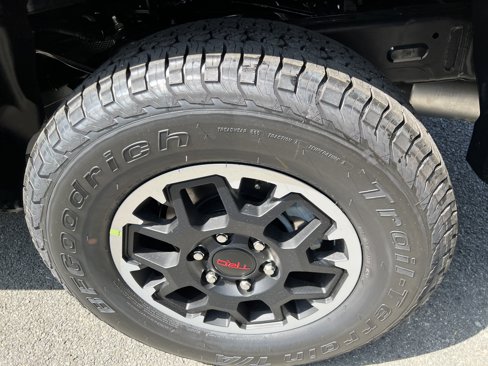New 2025 Toyota Tacoma TRD Off-Road image 7