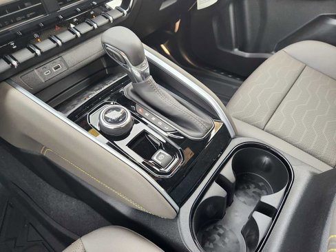 New 2026 Chevrolet Colorado ZR2 w/ Technology Package image 16