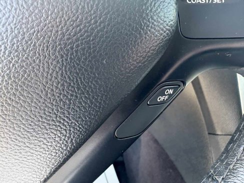 Used 2011 INFINITI G37 Sport w/ Premium Pkg image 25