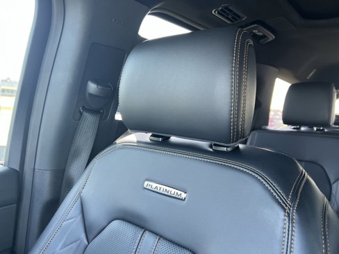 Used 2024 Ford Expedition Platinum image 21