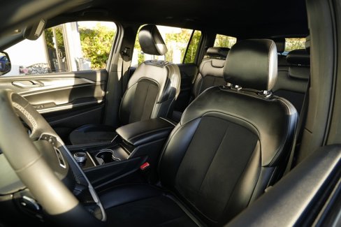 Used 2023 Jeep Grand Cherokee L Laredo image 21
