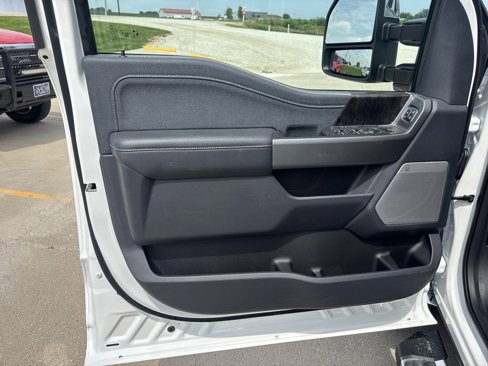 New 2025 Ford F350 Lariat w/ Chrome Package image 15