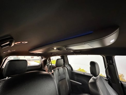 Used 2019 Dodge Grand Caravan SXT w/ Driver Convenience Group image 30
