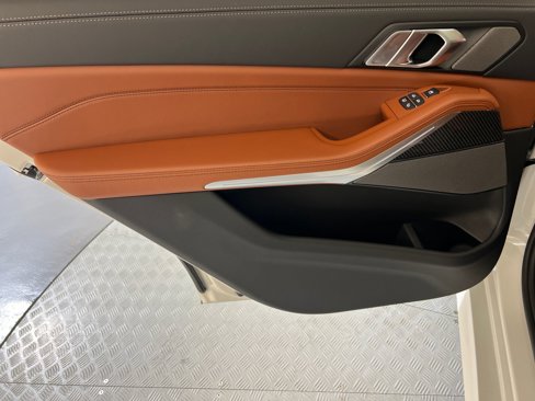 New 2026 BMW X7 M60i image 23