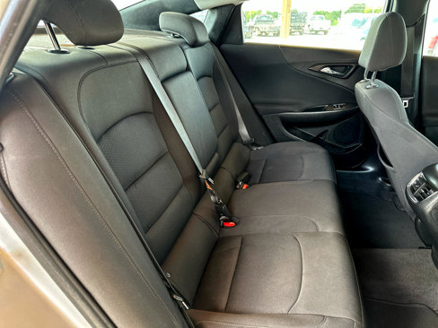 Used 2020 Chevrolet Malibu LT image 38