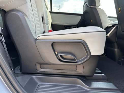Used 2023 Rivian R1S Adventure image 34