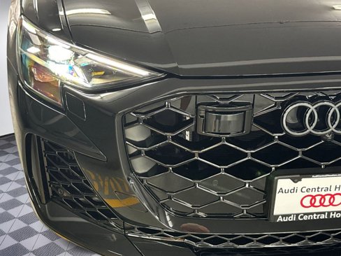 New 2025 Audi RS Q8 performance image 11