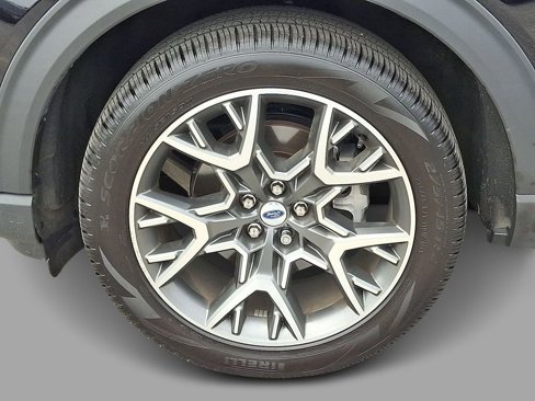 Used 2025 Ford Explorer Platinum w/ Ultimate Package image 8