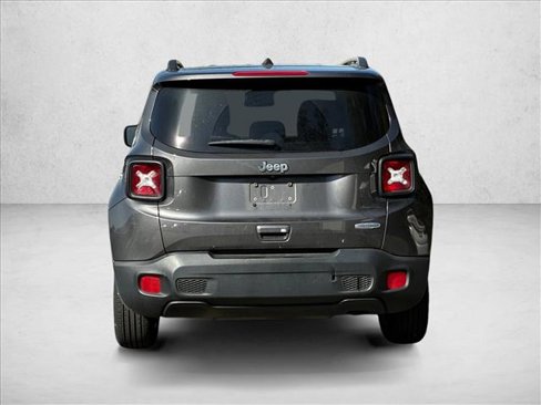 Used 2018 Jeep Renegade Latitude image 6