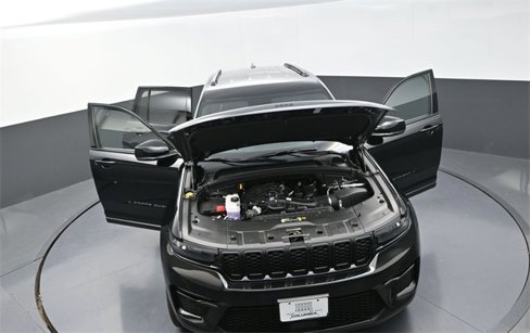 New 2025 Jeep Grand Cherokee Limited w/ Black Appearance Package image 26