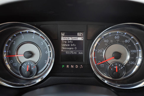 Used 2015 Chrysler Town & Country Touring image 12