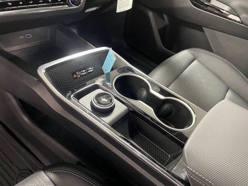 New 2026 Chevrolet Equinox LT w/ Convenience Package II image 17