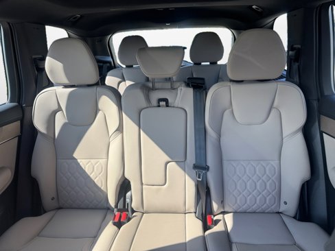 New 2026 Volvo XC90 B6 Core image 12