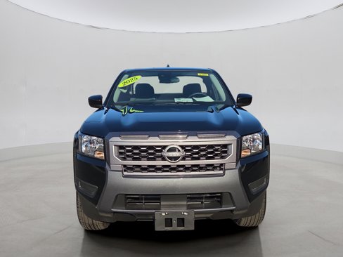 Used 2025 Nissan Frontier SV image 11