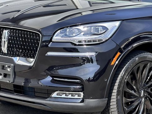 Certified 2022 Lincoln Aviator Reserve w/ Equipment Group 201A image 2