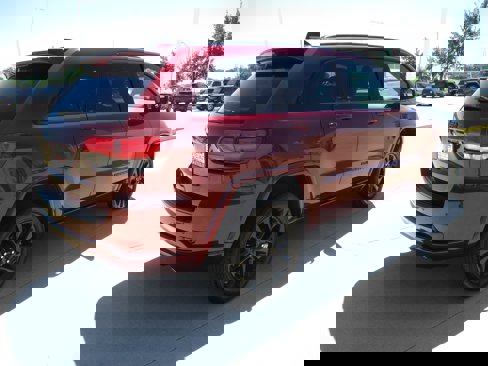 Used 2022 Jeep Grand Cherokee Laredo X image 6