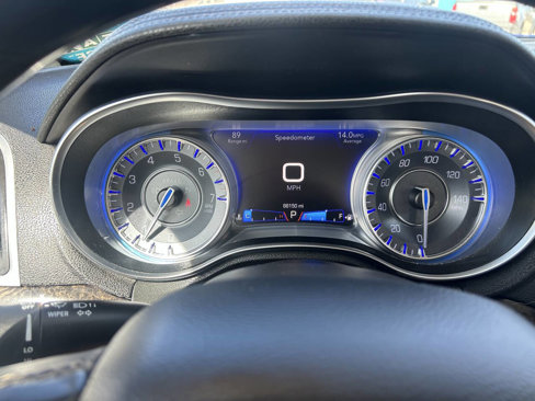 Used 2018 Chrysler 300 Limited w/ Safetytec Plus Group image 43