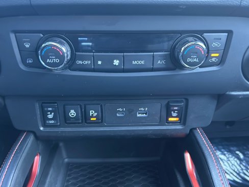 Used 2023 Nissan Frontier PRO-4X image 26