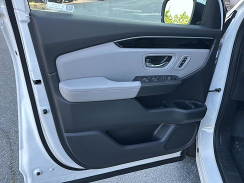 New 2025 Honda Pilot Touring image 14