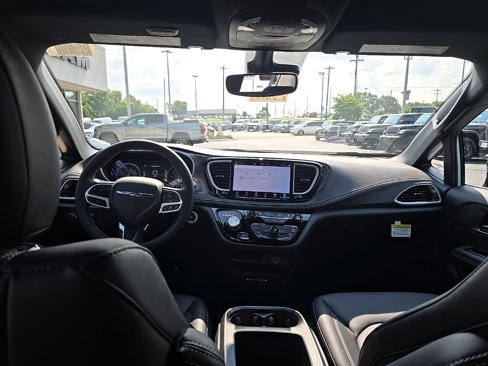 New 2026 Chrysler Pacifica Select image 21