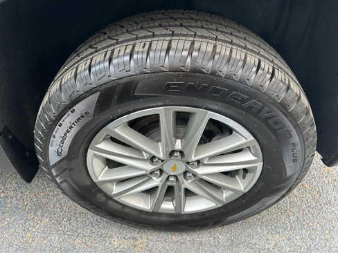 Used 2022 Chevrolet Traverse LT image 34