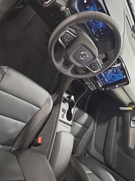 New 2026 Volvo XC40 B5 Core w/ Climate Package image 17