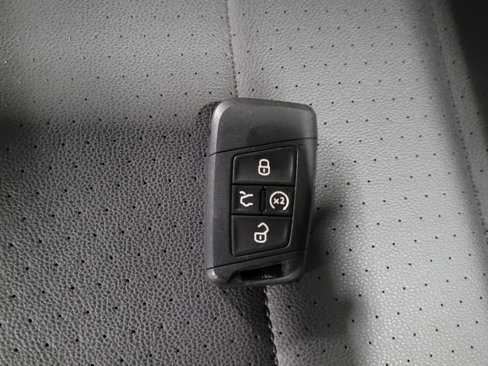 Used 2024 Volkswagen Jetta SE image 32