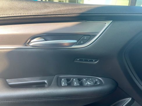 Used 2019 Cadillac XT5 Luxury image 28