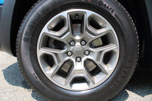 Used 2020 Jeep Cherokee Trailhawk image 20