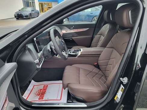 New 2025 BMW i7 xDrive60 image 12